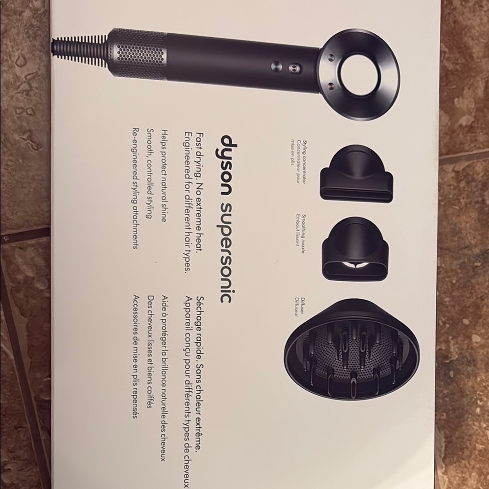 Dyson Supersonic Hair Dryer with Attachments in Black
